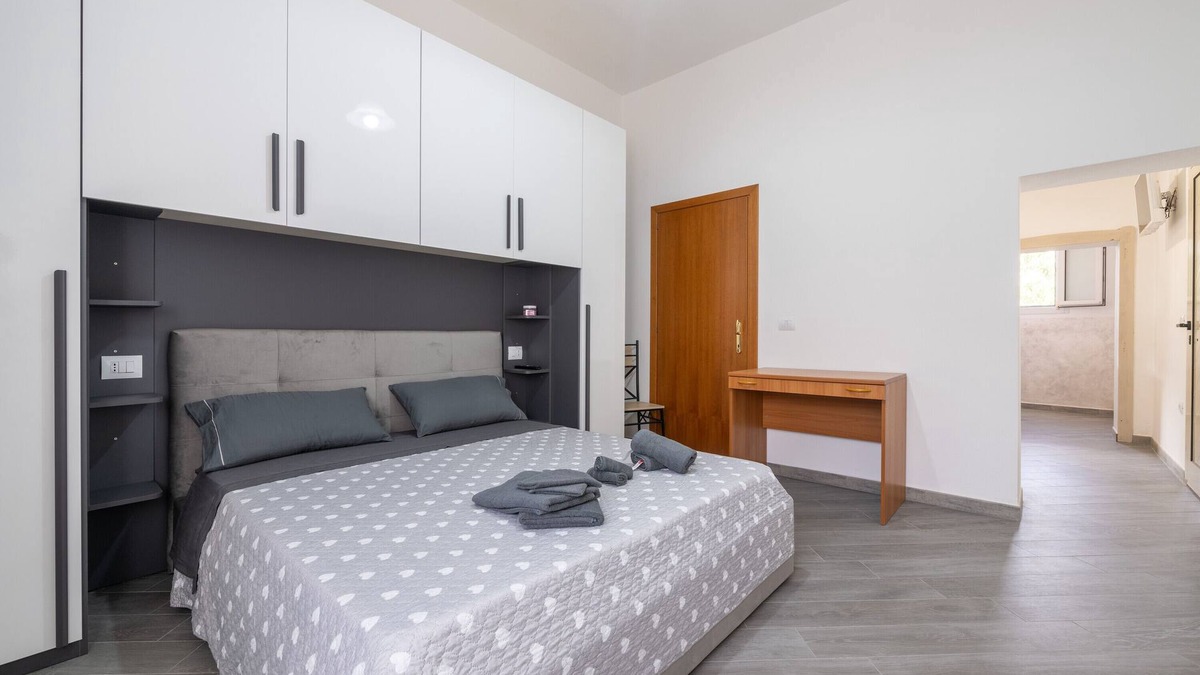 Assemini House | Holiday Home "Casa Claudia" with Private Terrace & Wi-Fi