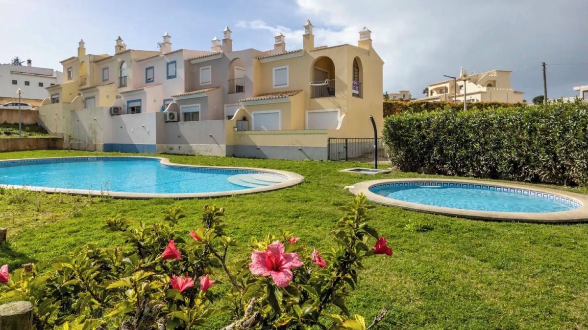 Lagos House | Holiday Home 'Casa Cláudia - Cond Atalaia' with Shared Pool, Private Terrace and Wi-Fi