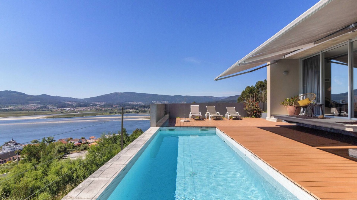 Seixas House | Holiday Home 'Casa Da Quinta Dos Moinhos' with Sea View, Wi-Fi and Air Conditioning