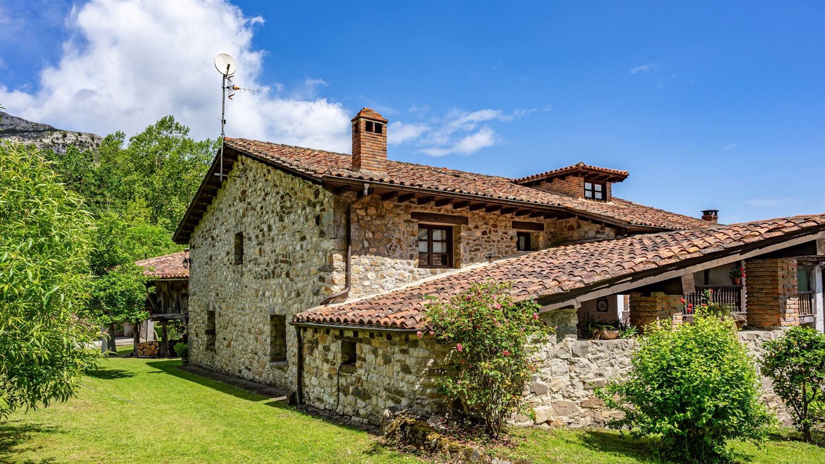 Puente Nuevo House | Holiday Home 'Casa De Aldea La Venta Los Probes' with Mountain View, Private Terrace and Wi-Fi