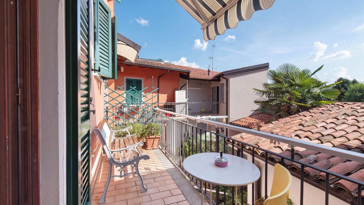 Lecco House | Holiday Home "Casa del Cedro" with Lake View, Balcony & Wi-Fi