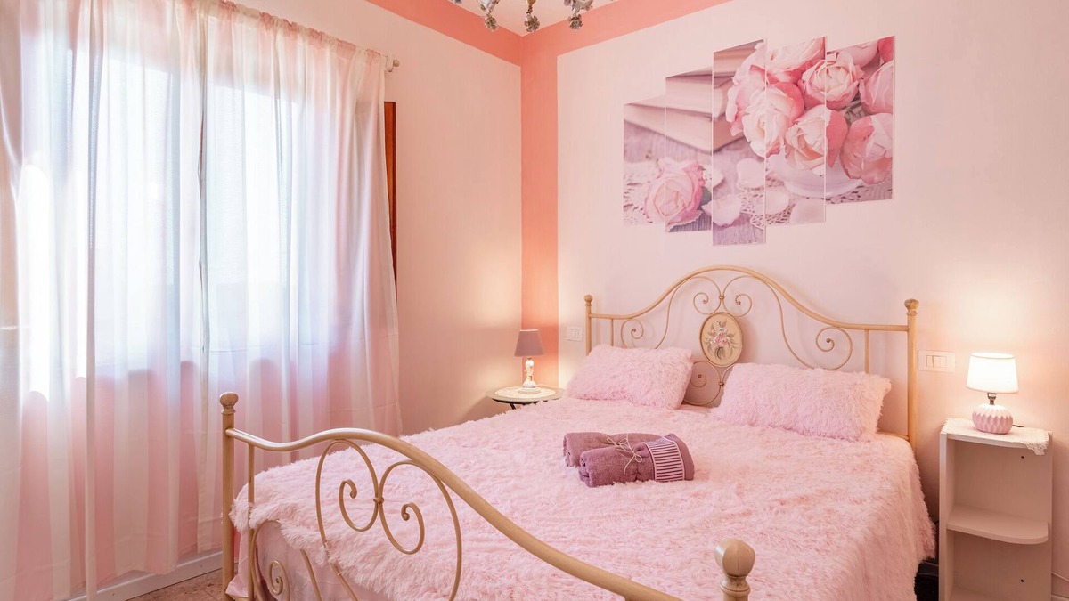 Montecarlo House | Holiday Home 'Casa Di Nonna Tosca Montecarlo' with Mountain View, Wi-Fi and Air Conditioning