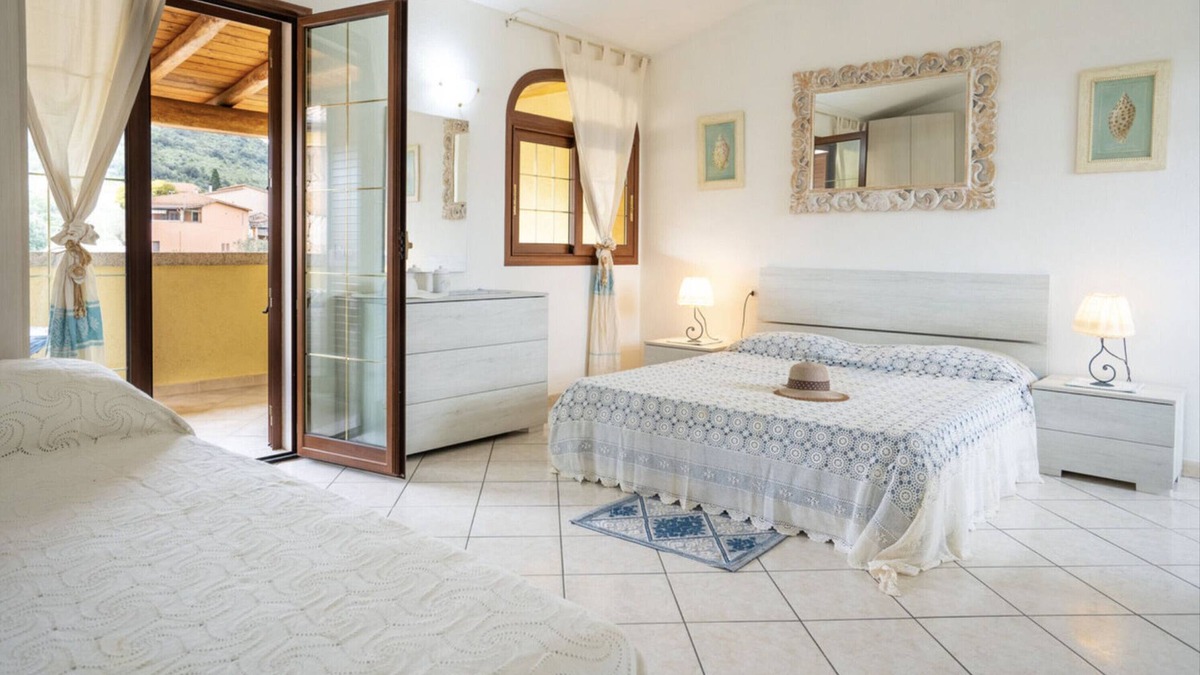Buddittogliu Straulas House | Holiday Home 'Casa La Cinta' with Mountain View, Wi-Fi and Air Conditioning