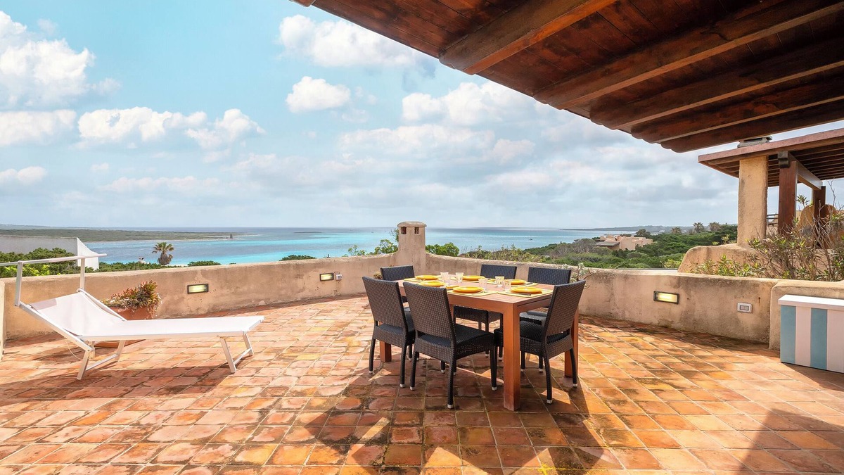 La Pelosa House | Holiday Home 'Casa Marina' with Sea View, Private Terrace and Air Conditioning