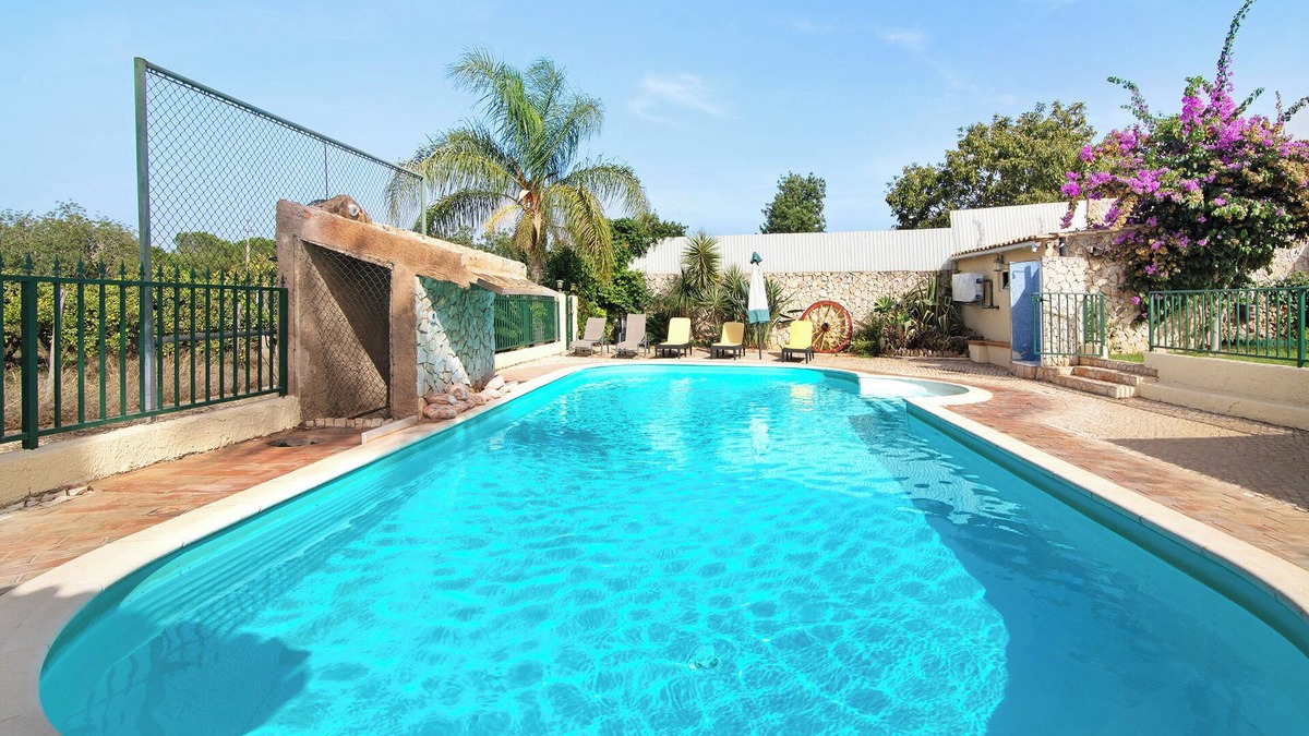 Silves House | Holiday Home 'Casa Rústica' with Pool & Wi-Fi