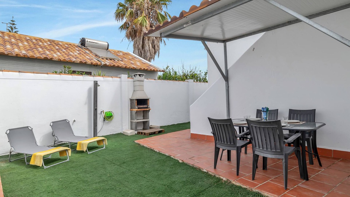 El Palmar House | Holiday Home 'Casa Rafael' with Sea View, Wi-Fi and Air Conditioning