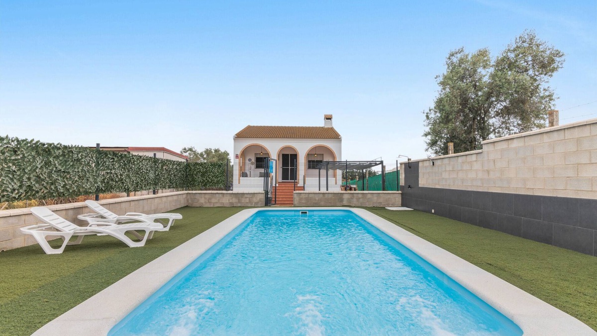 Moguer House | Holiday Home "Casa Rural Montemayor" with Swimming Pool and Private Terrace
