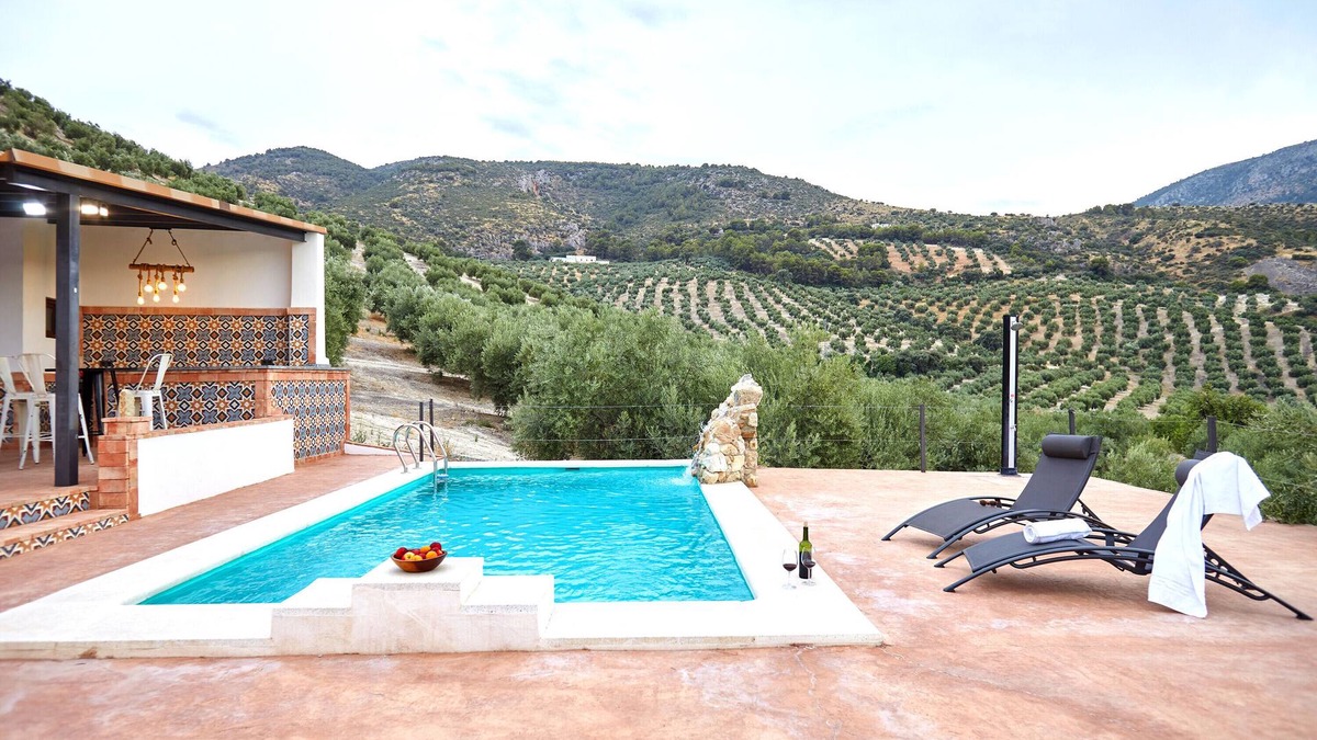 Jaen House | Holiday Home 'Casa Rural La Encina' with Mountain View, Private Pool and Air Conditioning