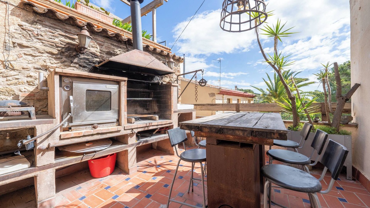 Almoster House | Holiday Home 'Casa Rústica Cal Mian' with Mountain View, Wi-Fi and Air Conditioning