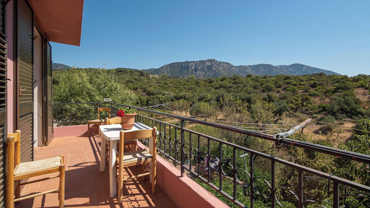Iglesias Historic Centre House | Holiday Home 'Casa Teresa' with Mountain View, Balcony & A/C