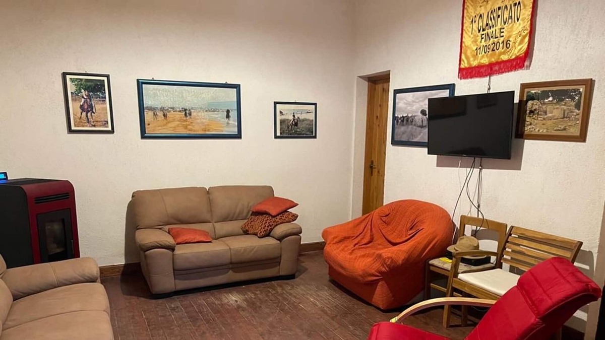 Tre Fontane House | Holiday Home Casa Vacanza Il Maneggio with A/C, Terrace & Garden