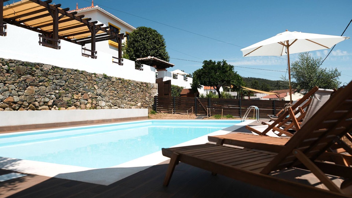 Vila Nova de Poiares House | Holiday Home 'Casalinho Do Chafariz' with Mountain View, Wi-Fi and Air Conditioning