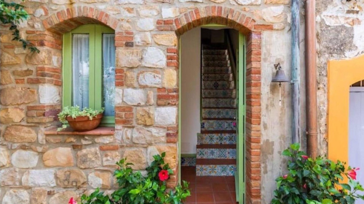 Sant'Ambrogio House | Holiday Home 'Case Saponara' with Sea View, Terrace & Wi-Fi