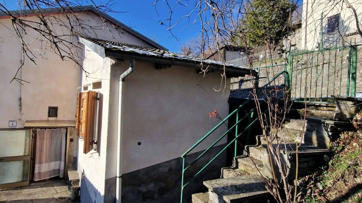Riolunato House | Holiday Home "Casetta Immersa nella Natura" with Mountain View & Private Garden