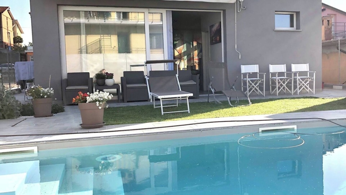 Marotta House | Holiday Home 'Chalet Al Mare' with Private Pool, Private Garden and Air Conditioning