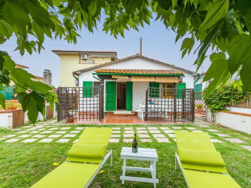 Mazzanta House | Holiday Home Chalet La Mazzanta by Interhome