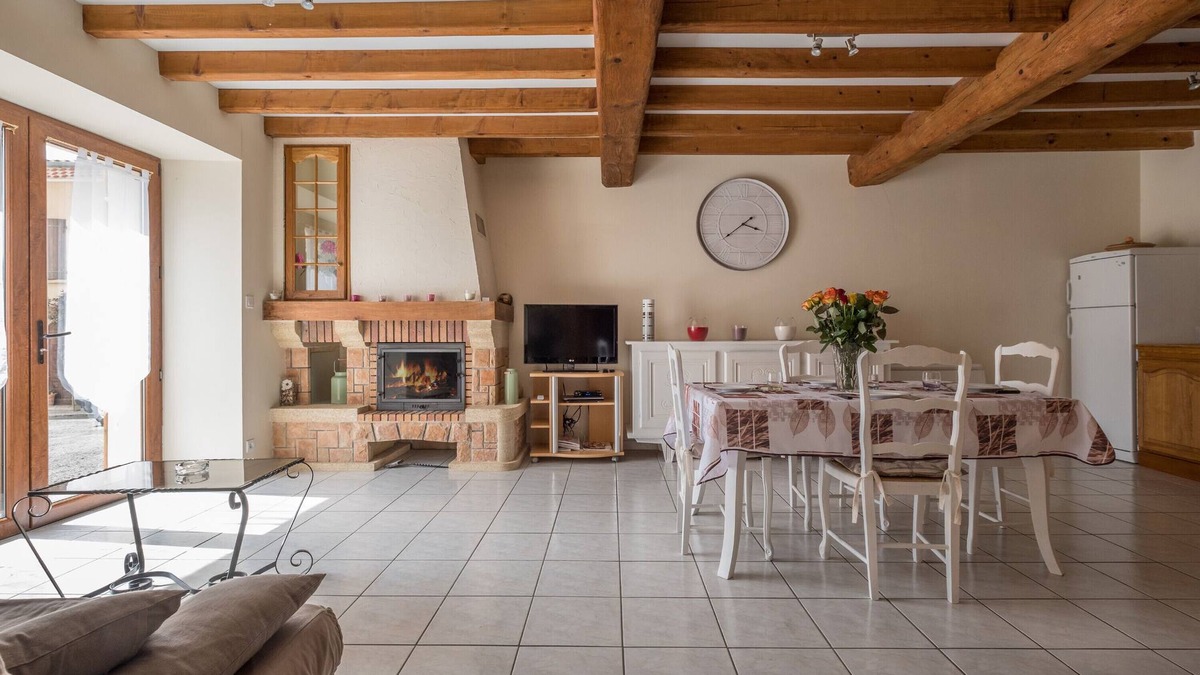 Espezel House | Holiday Home 'Chez Léontine' with Mountain View and Wi-Fi