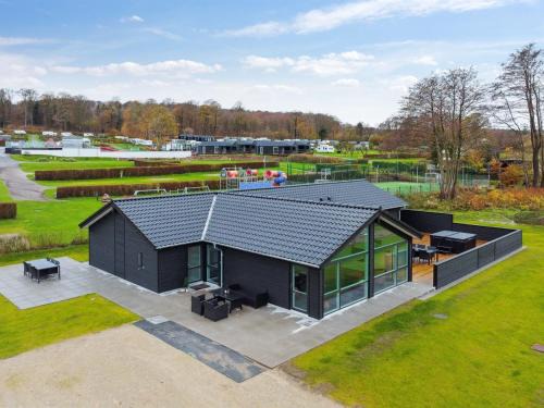 Grønninghoved Strand House | Holiday Home Clare - 100m from the sea by Interhome