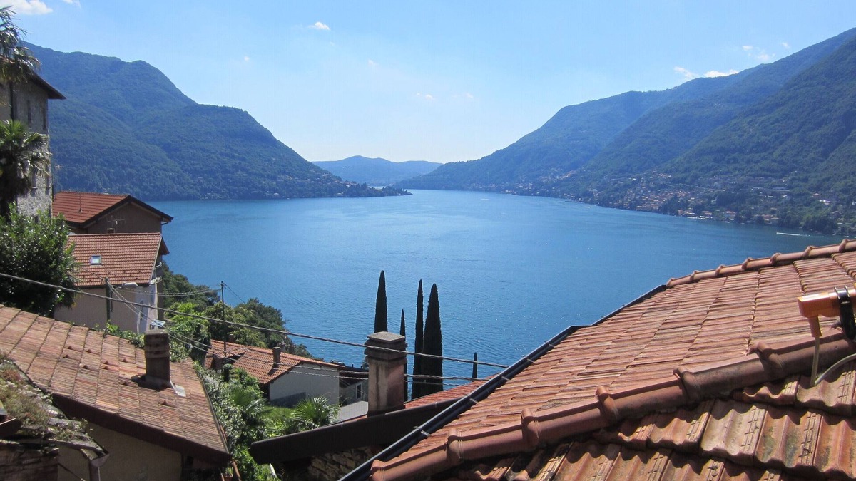 Riva House | Holiday Home Como Lake-Casa Sibiel-Typical Italian house