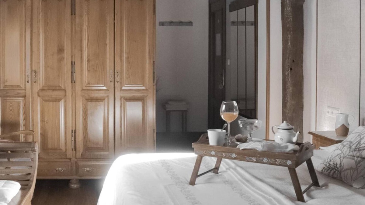 Deba House | Holiday Home 'Completa' with Mountain View, Private Garden and Wi-Fi