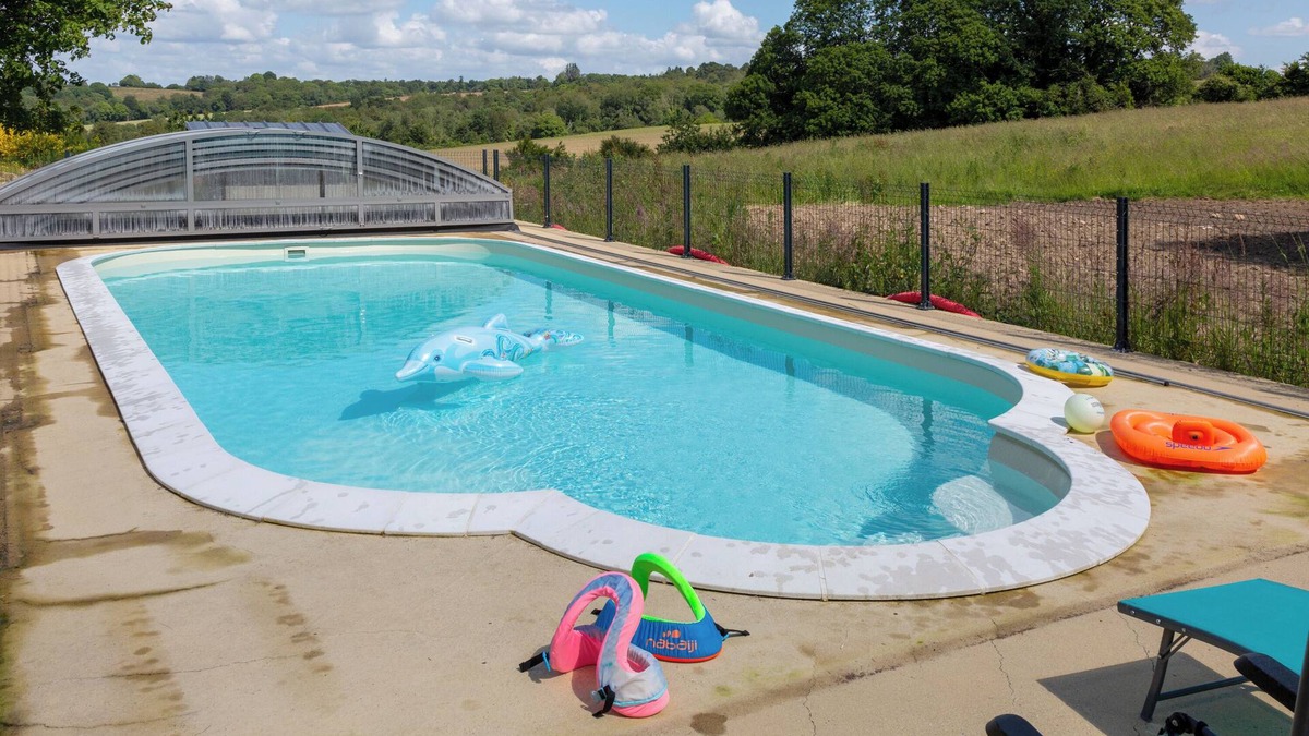 Meslan House | Holiday Home 'Corps de Ferme au Calme' with Garden