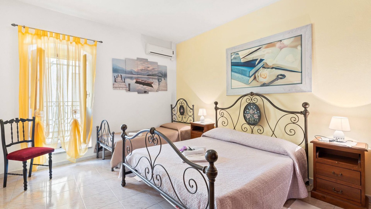 Scano di Montiferro House | Holiday Home 'Dimora' with Mountain View, Wi-Fi and Air Conditioning