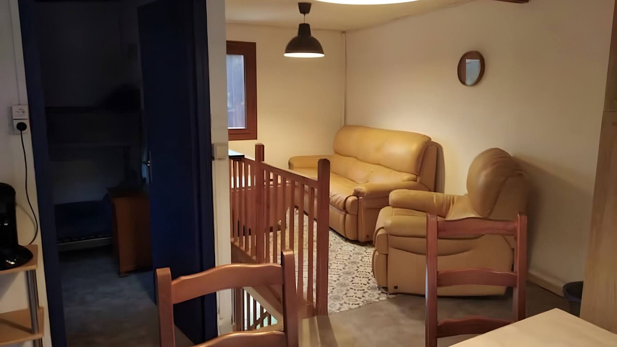Roquefeuil House | Holiday Home 'Dans Les Pyrénées Audoises' with Mountain View, Private Terrace and Wi-Fi