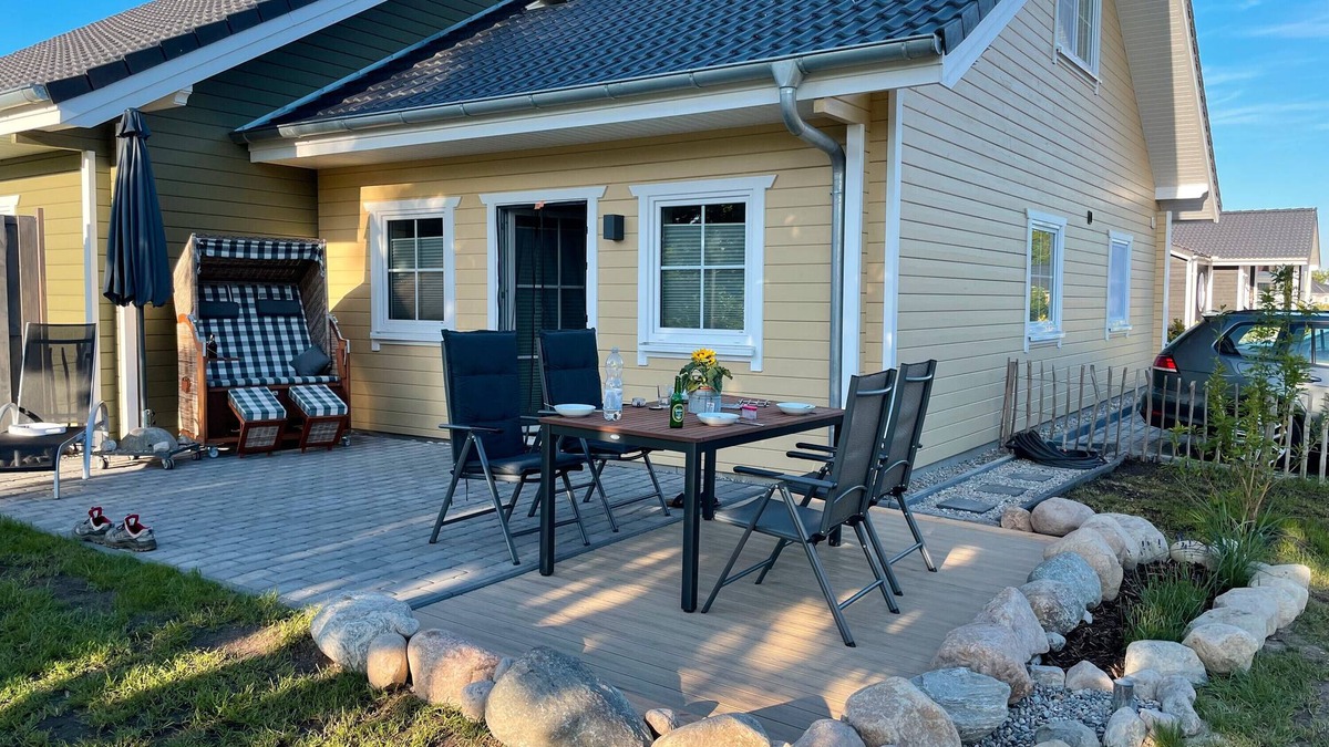 Fahretoft House | Holiday Home 'Dat Nordseehus' with Private Terrace, Private Garden and Wi-Fi