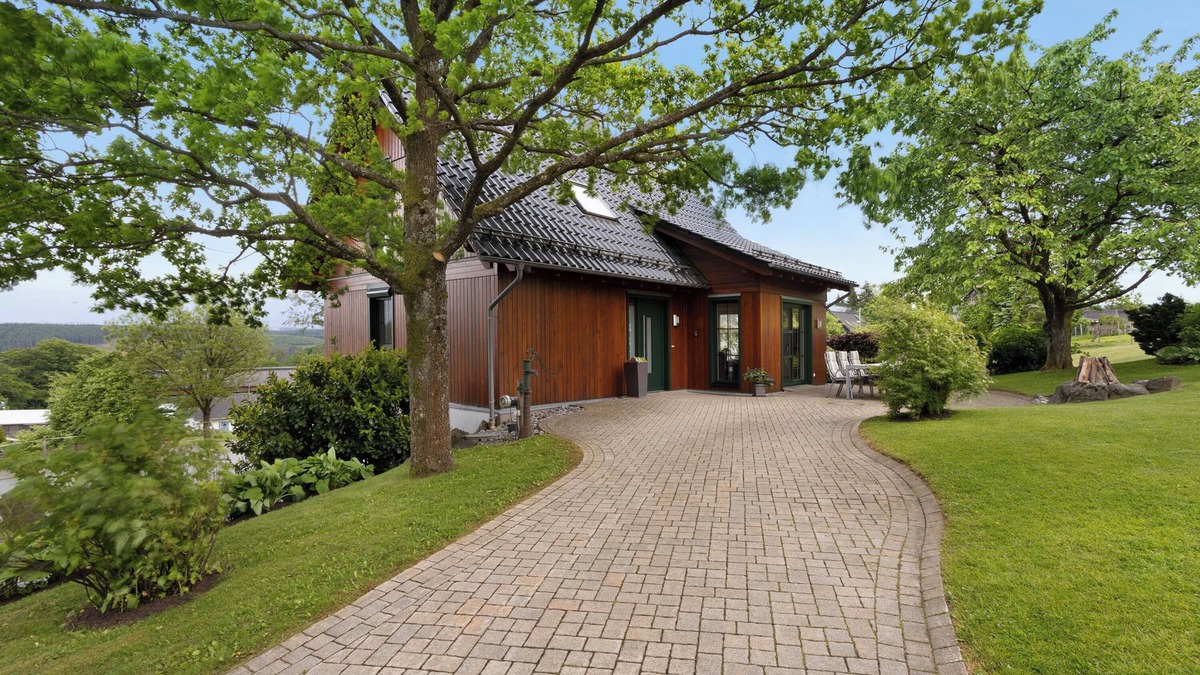Wasserfall House | Holiday Home 'Wasserfall' with Private Terrace, Private Garden and Wi-Fi