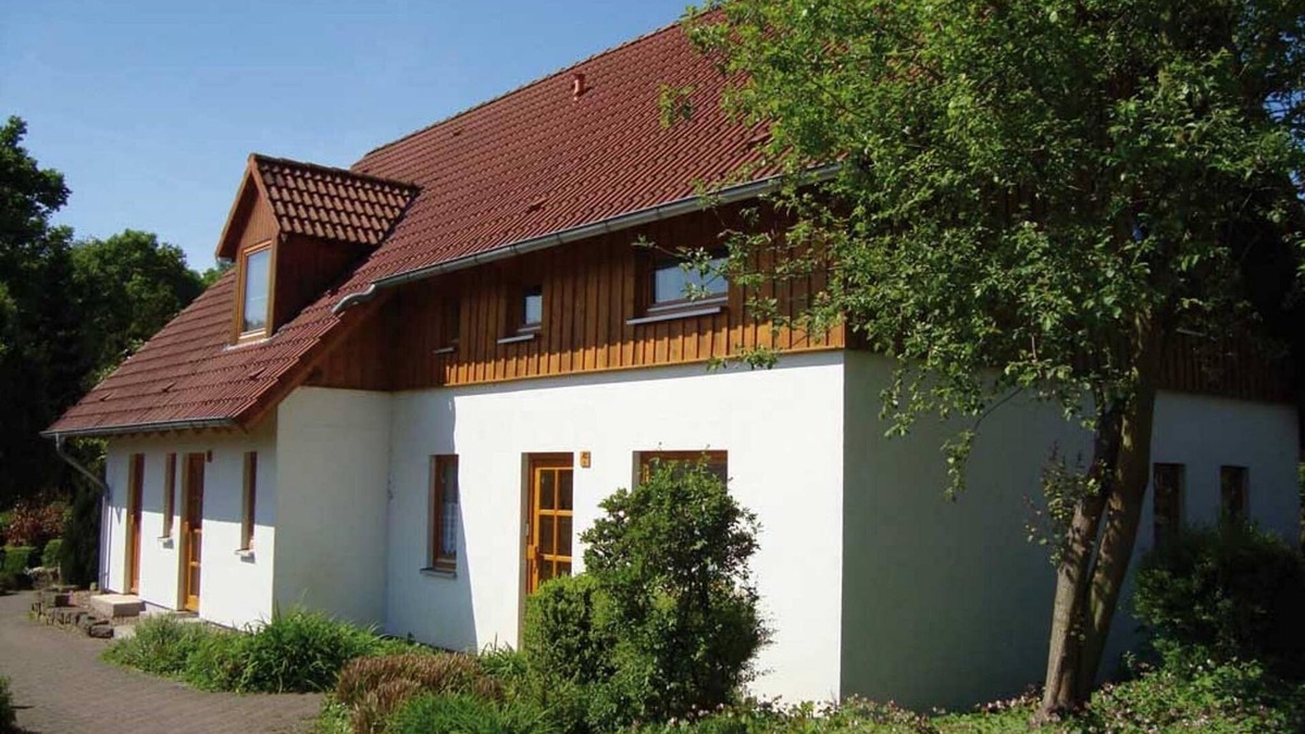 Bellersen House | Holiday Home in Germany with Garden Terrace