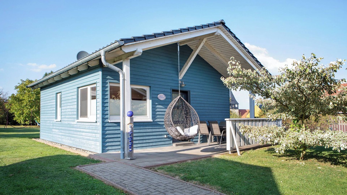 Craula House | Holiday Home 'Ferienhaus Blau' with Private Terrace, Private Garden and Wi-Fi
