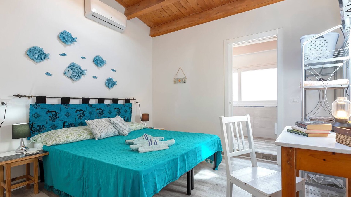 Sennori House | Holiday Home 'De Mirto' with Wi-Fi and Air Conditioning