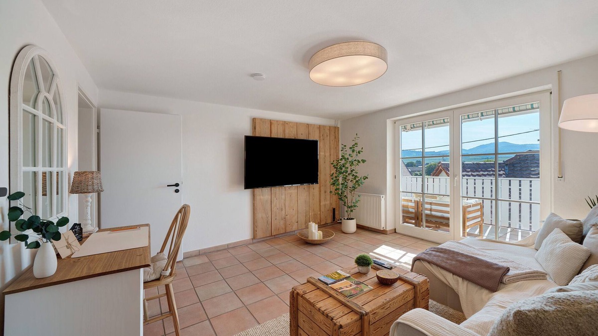 Burkheim House | Holiday Home 'Burkheim' with Balcony, Wi-Fi and Private Gym