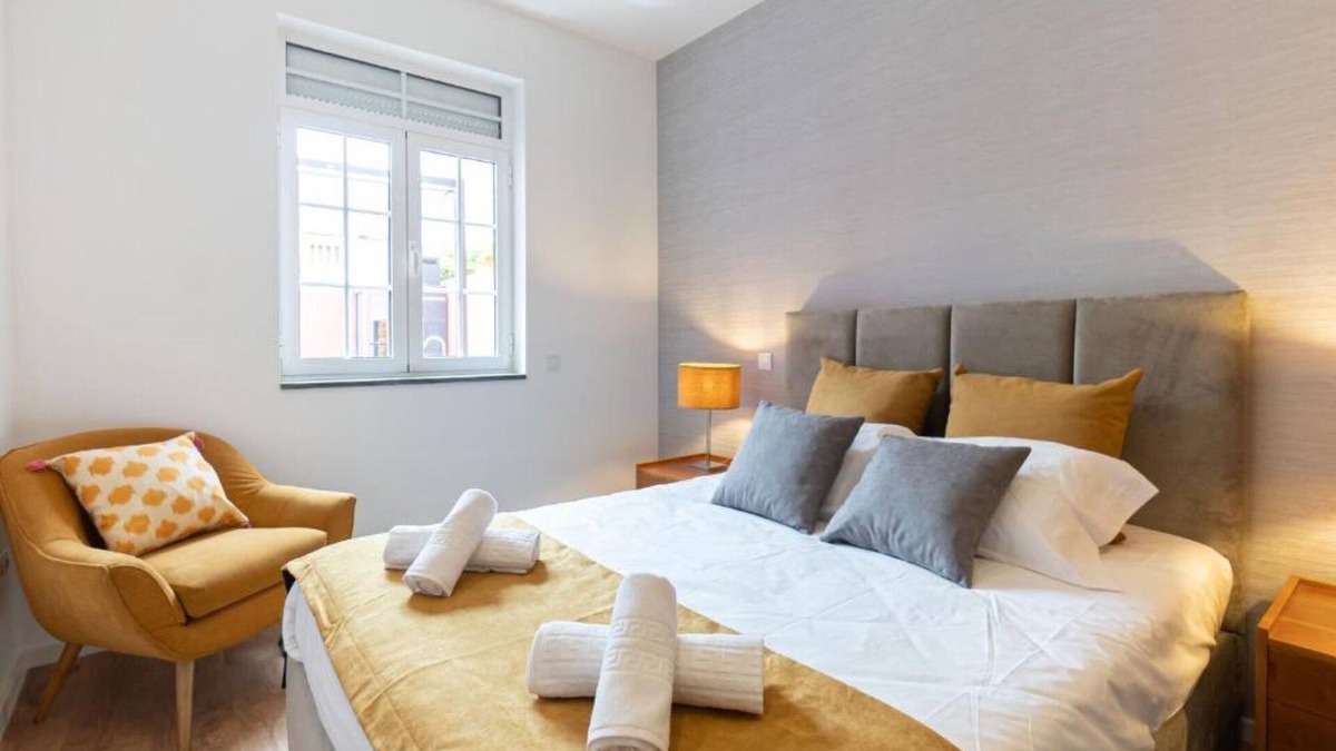 Boavista House | Holiday Home 'Dellarose Max' with Private Terrace, Wi-Fi and Air Conditioning