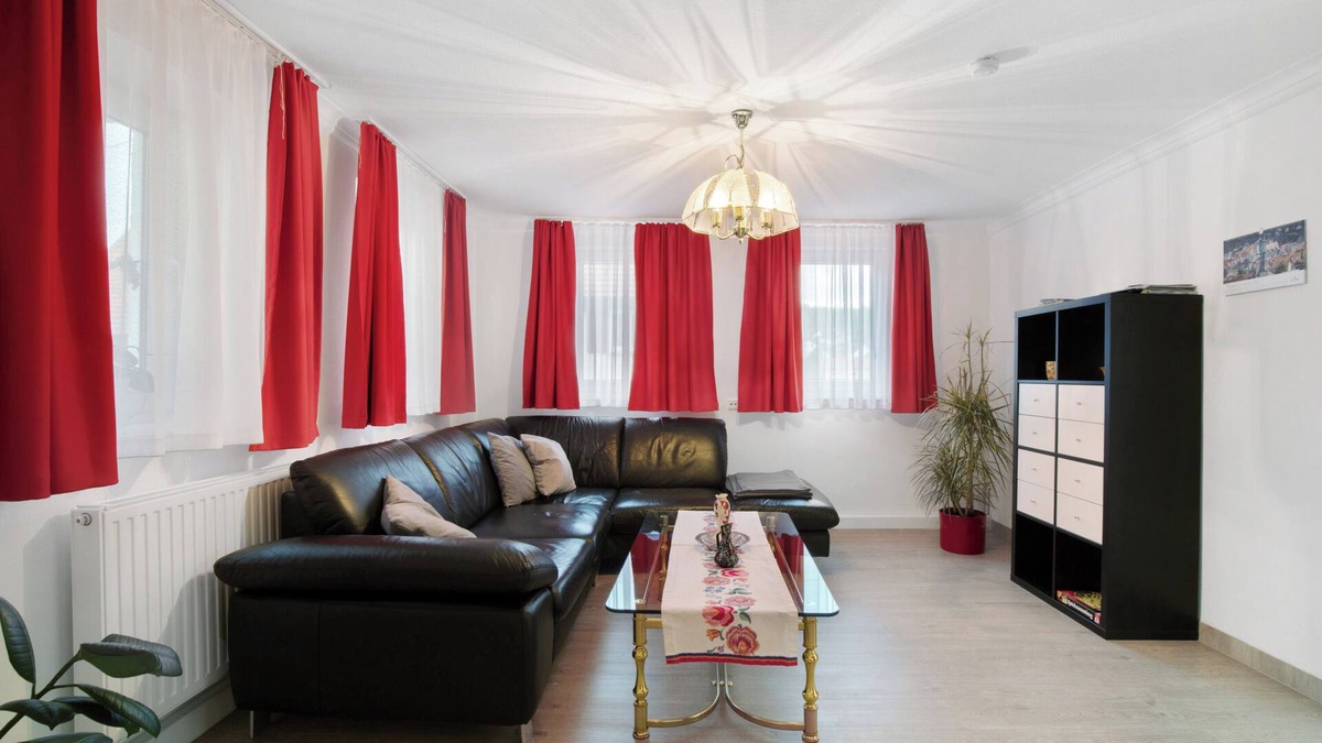 Bad Urach House | Holiday Home 'Doris' with Terrace & Wi-Fi