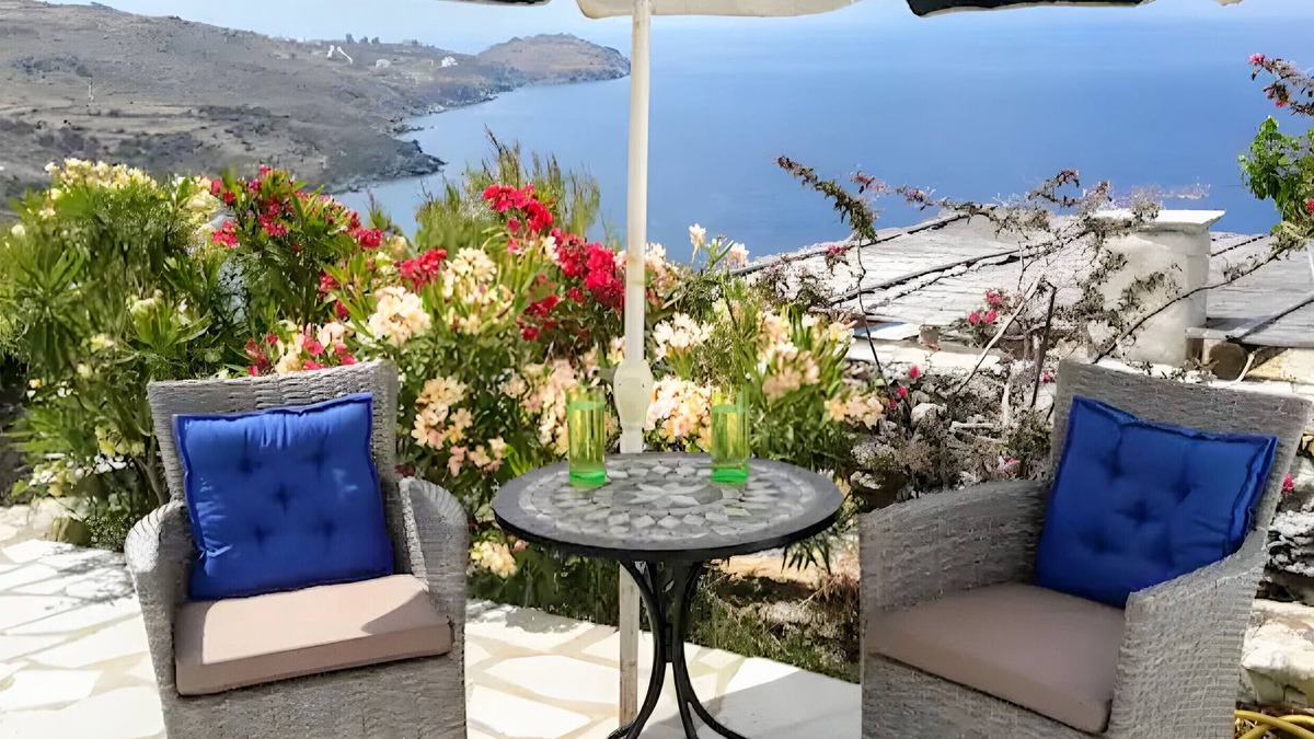 Kato Aprovatou House | Holiday Home 'Dove View' with Wi-Fi and Air Conditioning