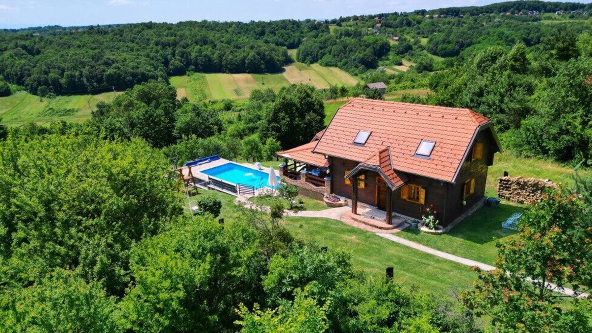 Breznik Plesivicki Villa | Holiday Home Dubranec by Villas Guide
