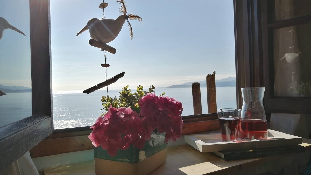 Lastres House | Holiday Home 'El Canto De Las Gaviotas' with Sea View, Balcony and Wi-Fi