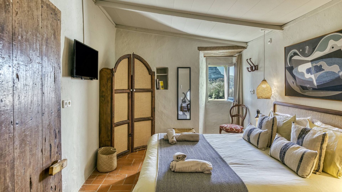 Seguero House | Holiday Home 'El Castell De Segueró' with Mountain View, Wi-Fi and Air Conditioning