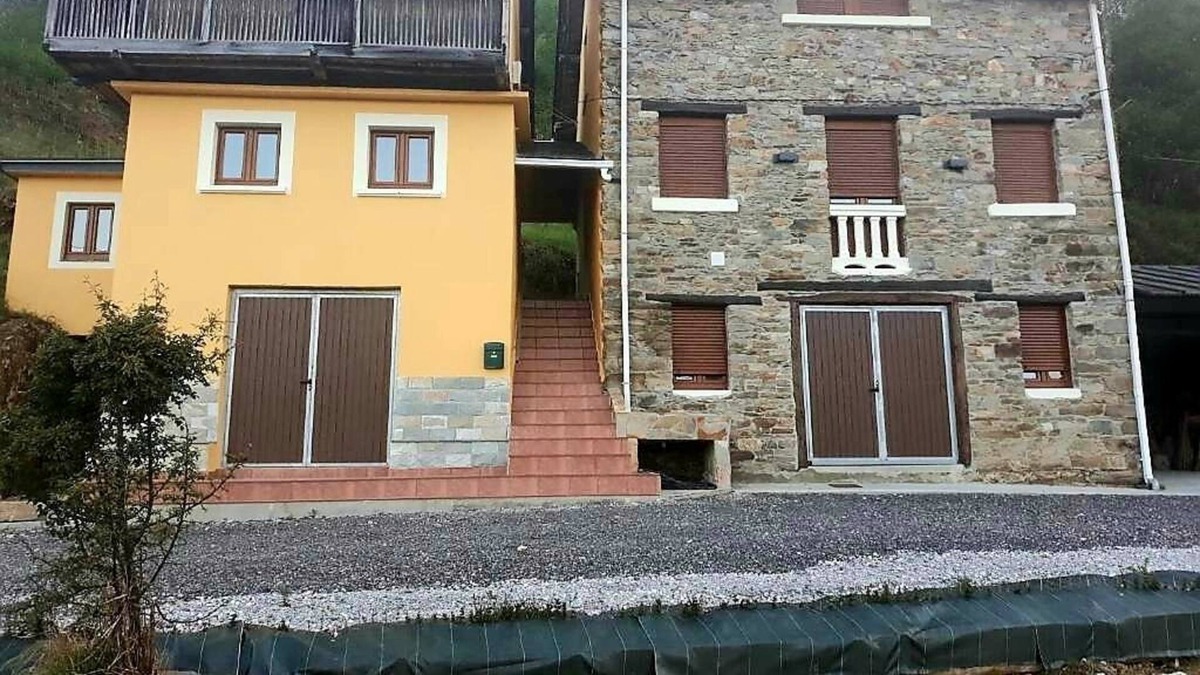 Villanueva De Pria House | Holiday home El Mejicano