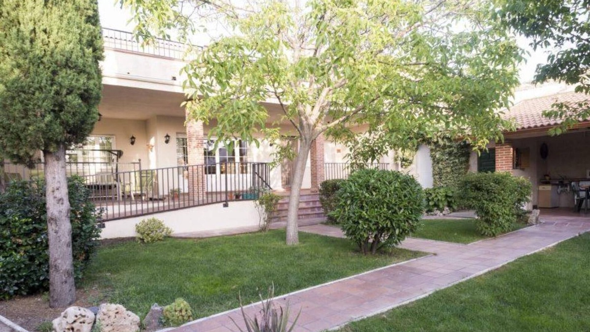 Nieva House | Holiday Home 'El Nogal De Nieva' with Private Pool, Private Terrace and Wi-Fi