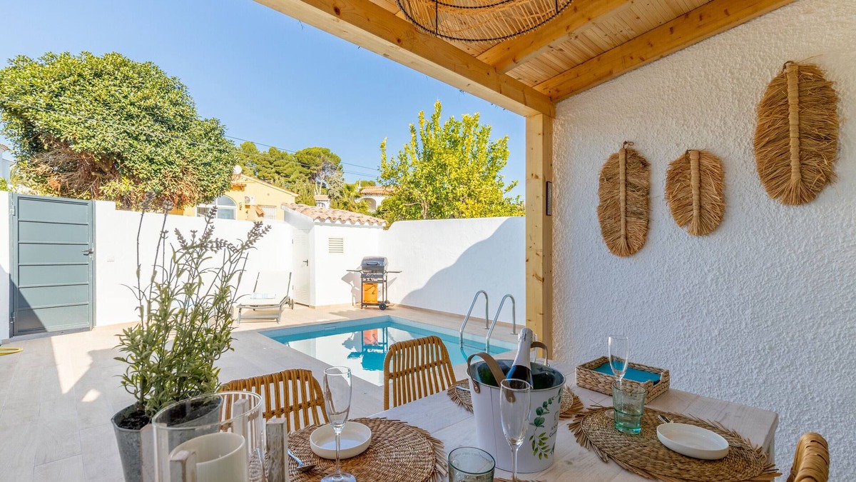 Moraira House | Holiday Home "El Pinito Moraira" with Private Terraces, Private Pool & Wi-Fi