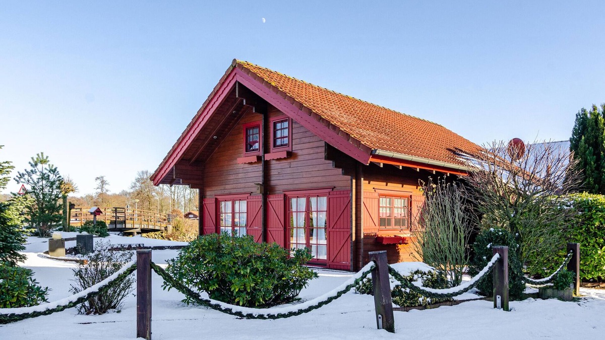 Steinbild House | Holiday Home 'Emslandstube' with Lake View, Private Terrace and Private Garden