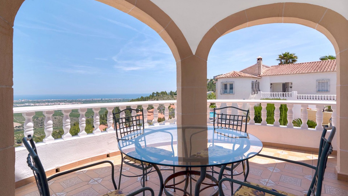 La Font d'en Carros House | Holiday Home 'Chalet Tossal Gros' with Sea View, Wi-Fi and Air Conditioning