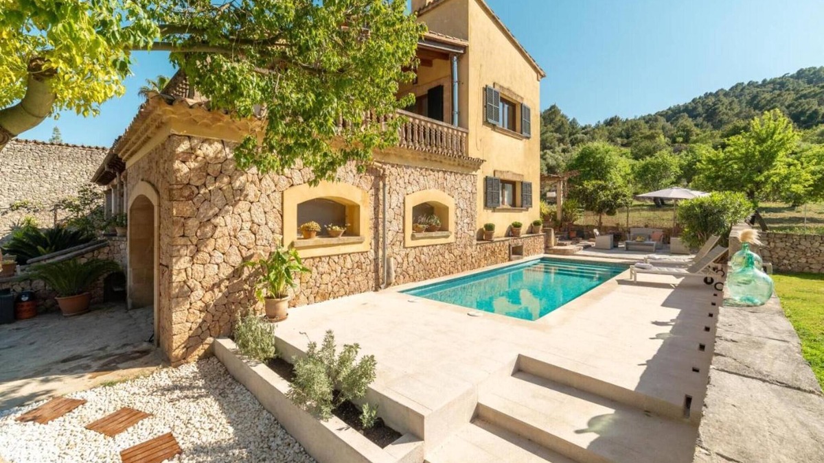 Mancor de la Vall House | Holiday Home 'Son Apiana' with Mountain View, Wi-Fi and Air Conditioning