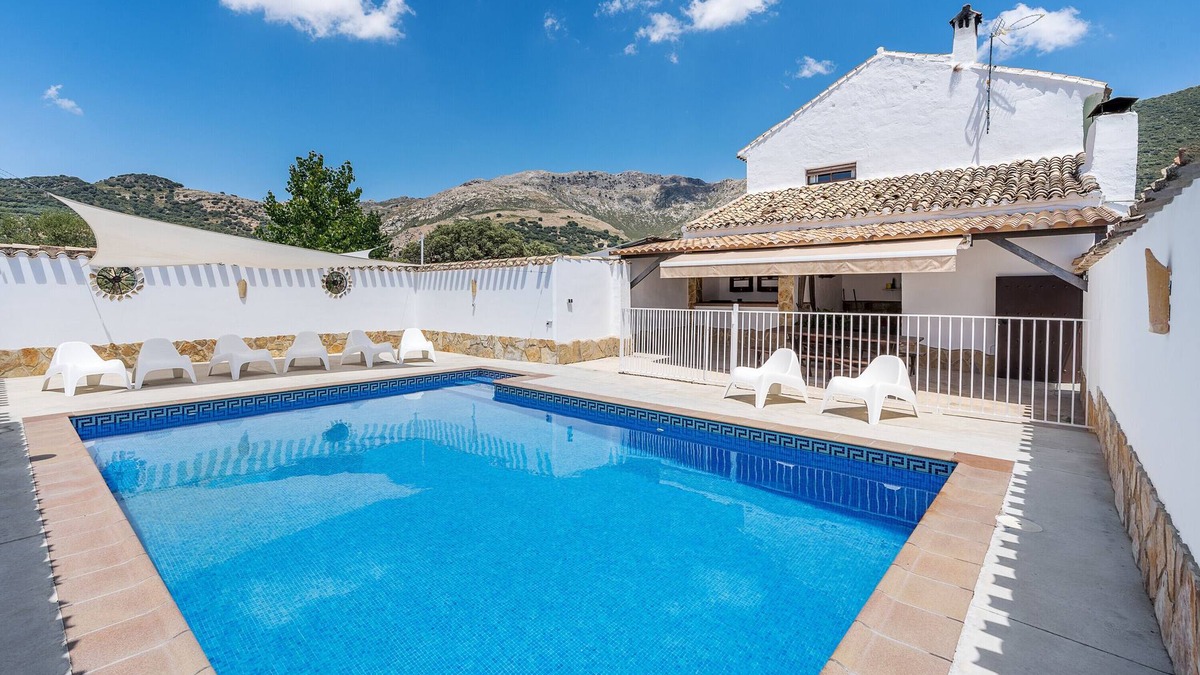 Las Lagunillas House | Holiday Home 'Cortijo El Llano' with Mountain View, Private Pool and Wi-Fi