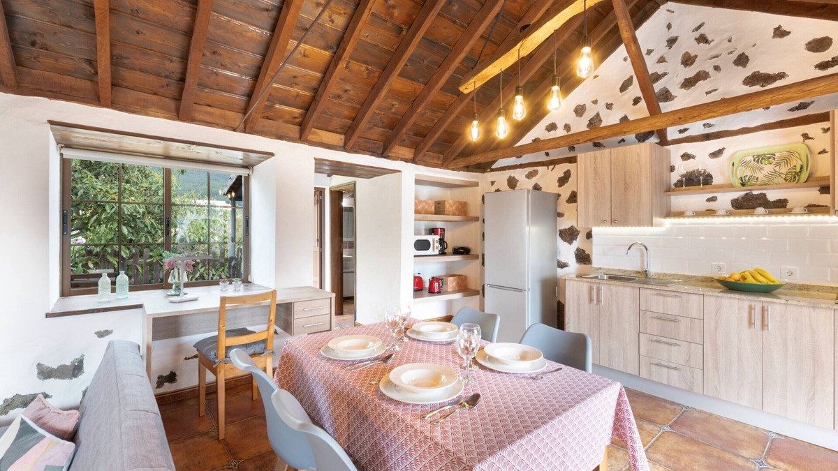 El Paso House | Holiday Home 'Estudio Bibi' with Mountain View and Private Terrace