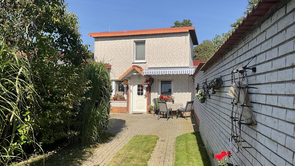 Bergen auf Ruegen House | Holiday Home 'Ferienhaus Pahnke' with Private Terrace and Wi-Fi