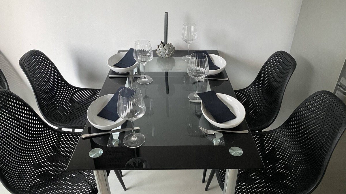 Henstedt-Ulzburg House | Holiday Home 'Fancy Bungalow Rand Hamburg' with Private Terrace, Shared Garden and Wi-Fi