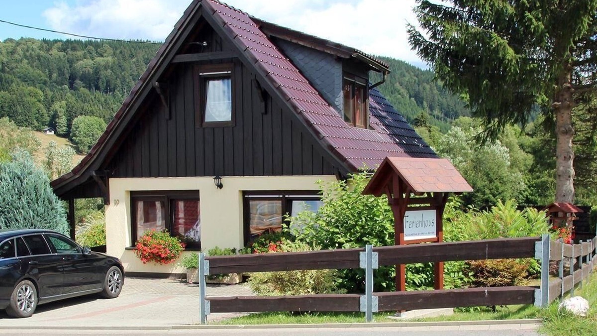 Scheibe-Alsbach House | Holiday home Ferienhaus Hellmich